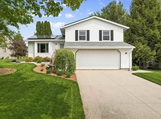 1 Geronimo Cir, Madison, WI 53713