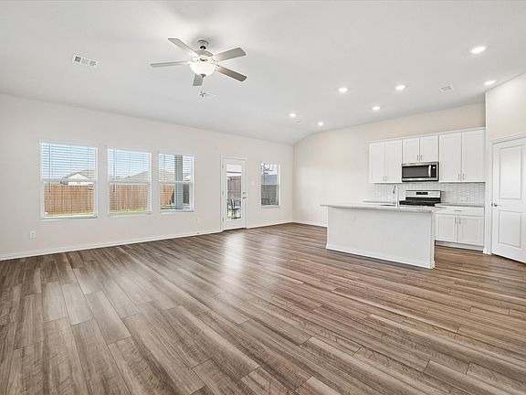 4th image of 10529 Tuxinaw Trl