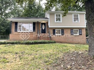 2818 Archdale Dr, Charlotte, NC 28210