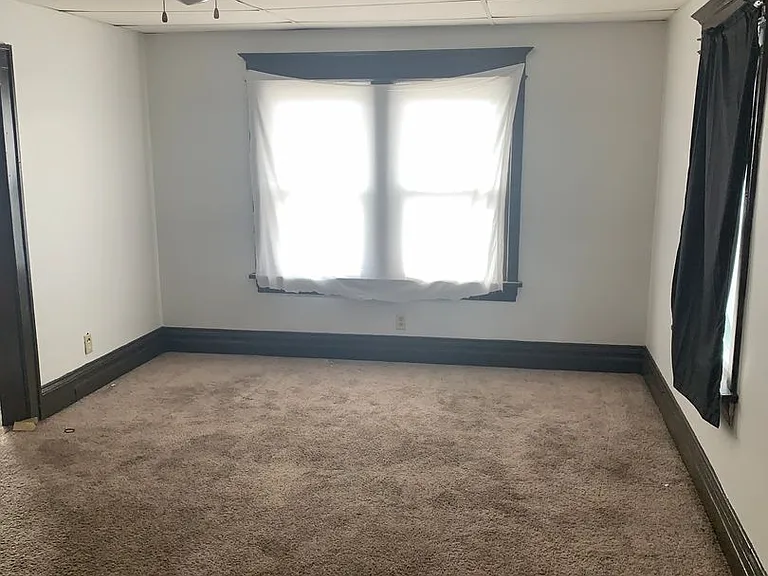 302 Clay St — Photo 4