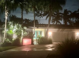 9451 E Calusa Club Dr, Miami, FL 33186