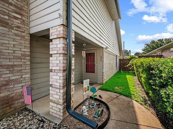 3rd image of 407 Nita Ln