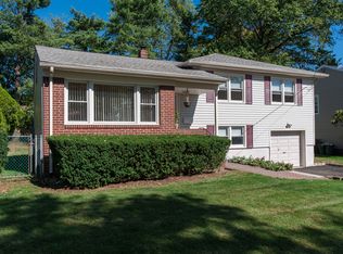 4 Essex Rd, Springfield, NJ 07081