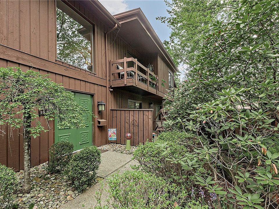 1st image of 1936 Hemlock Dr