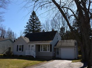 83 Brentwood Dr, North Tonawanda, NY 14120