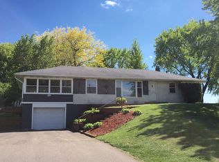 1306 Kendon Ln, Mendota Heights, MN 55120