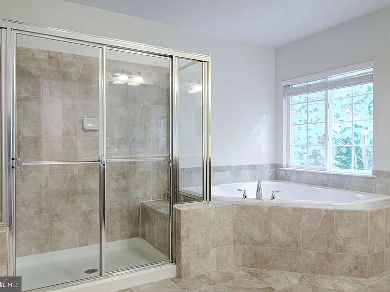 3401 Eagle Ridge Dr — Photo 30
