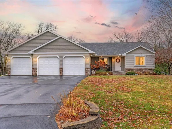 1201 Peninsula Rd, New Richmond, WI 54017