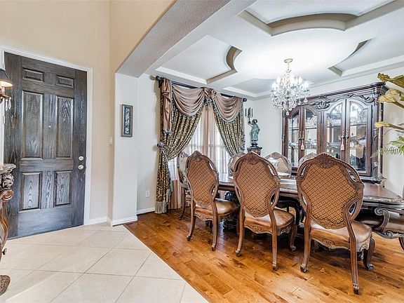 2nd image of 3909 Deer Lake Dr
