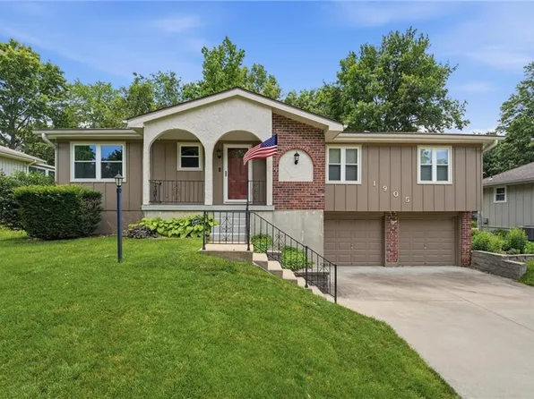 1905 SW Ensley Ln, Lees Summit, MO 64081