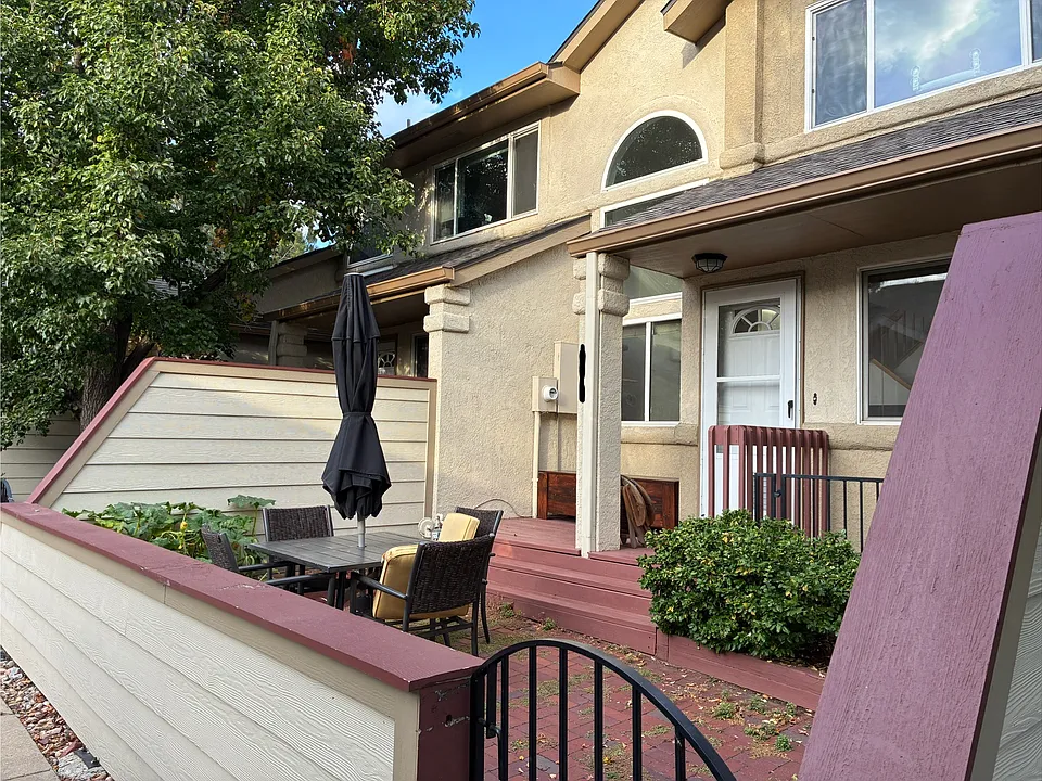 685 Ridgeview Dr