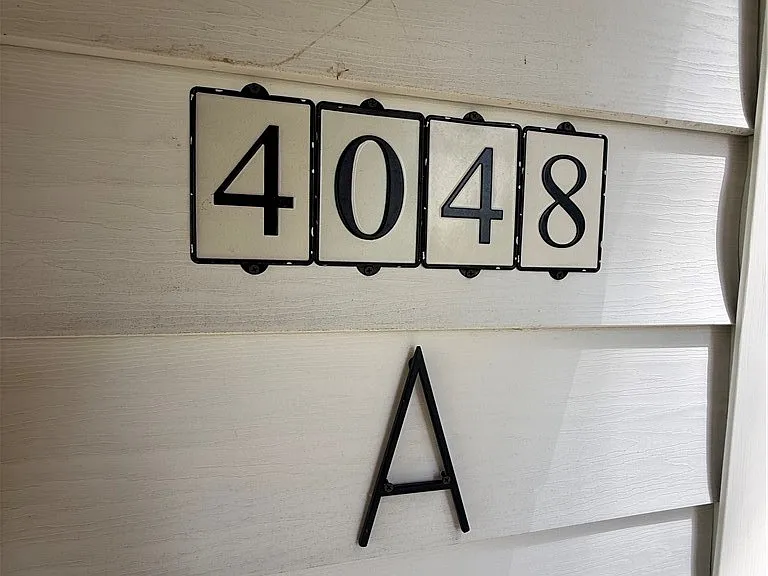 4048 Port St — Photo 2