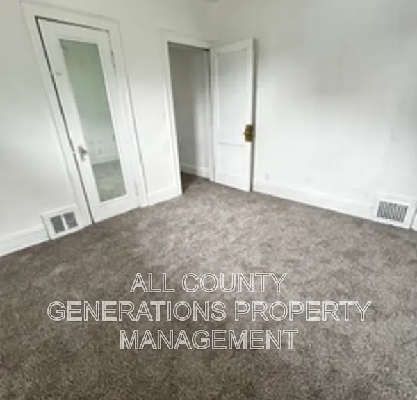 11909 Continental Ave — Photo 7