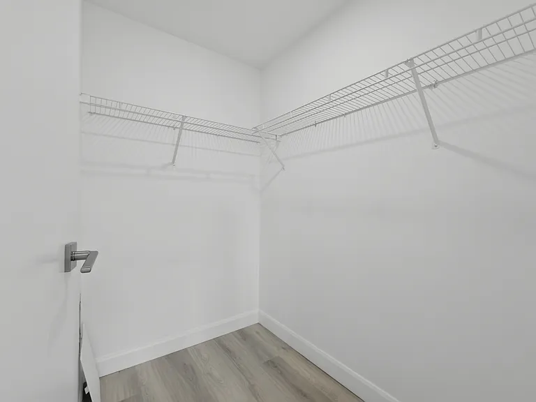 2511 Carolina St — Photo 72