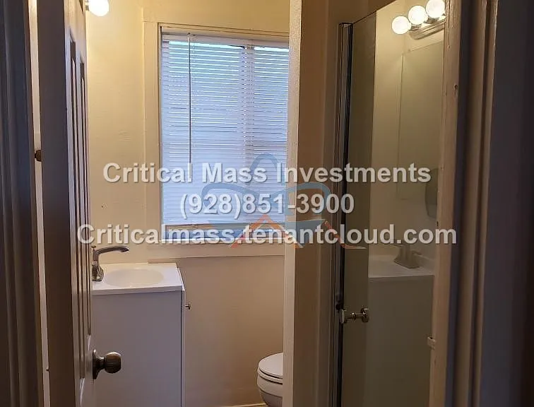 405 W Oak St #G — Photo 7