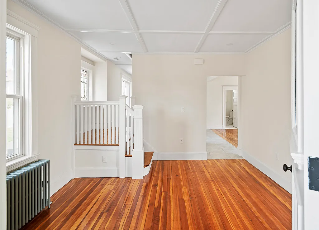 5 bed, 3.5 bath, 2200 sqft, $6,550 — Photo 3