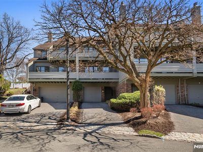 70 Meadow View Ct, Leonia, NJ, 07605