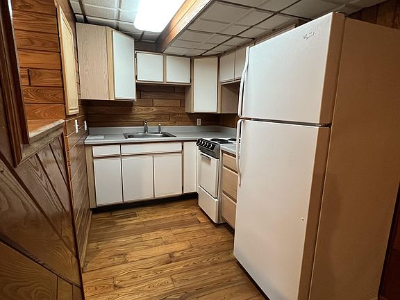 2nd image of 610 Cooper Pl #11079108