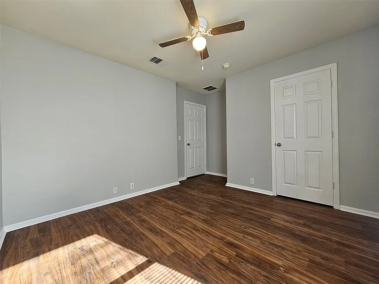 580 Hometown Pkwy — Photo 28