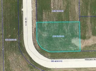 9 S 5th St, Wapello, IA 52653