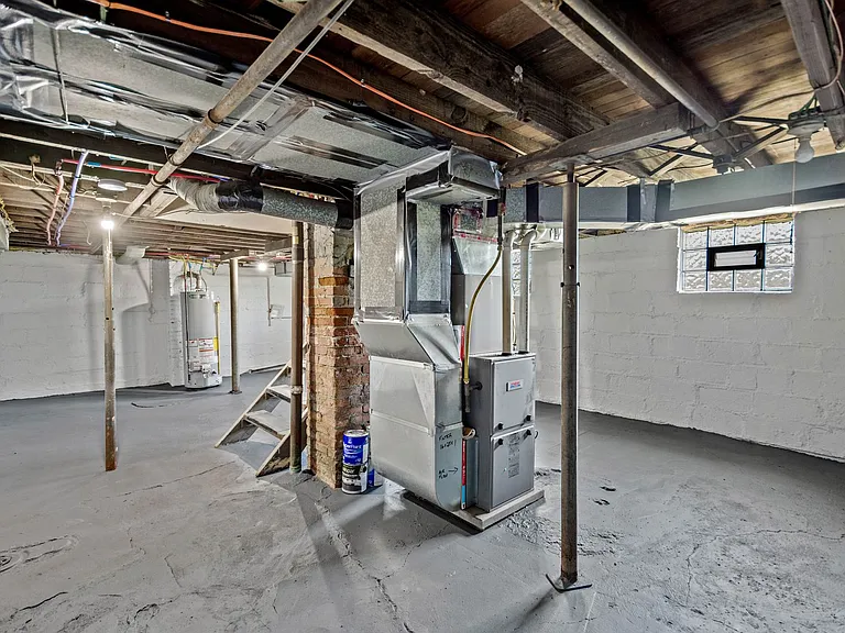 1744 Highland Ave — Photo 18