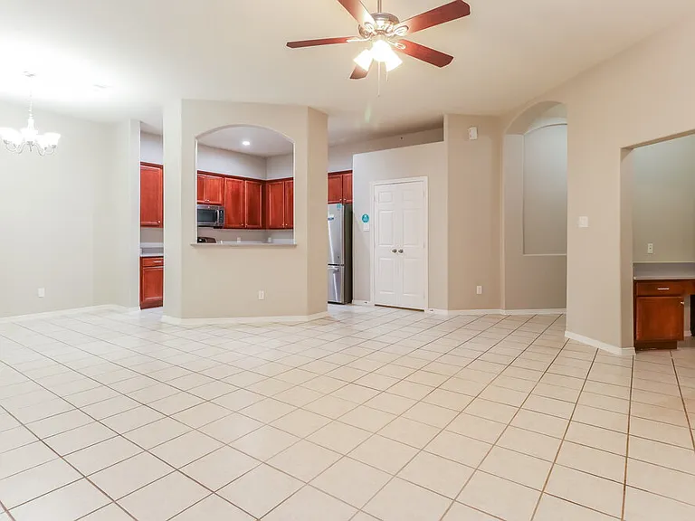 2307 Jefferson Crossing Dr — Photo 4