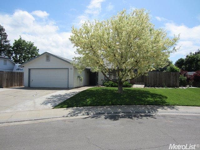 1st image of 204 Saddle Ct