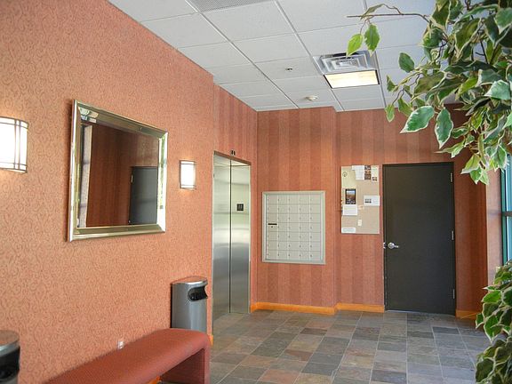 Keylock Bldg w/Elevator