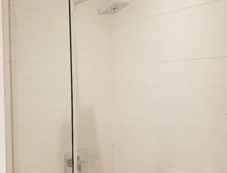 1 Edgewater Dr #H24 — Photo 9