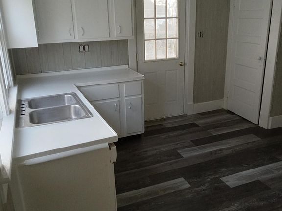 4th image of 318 N 15th St