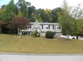 19 Lorraine Dr, Beacon Falls, CT 06403