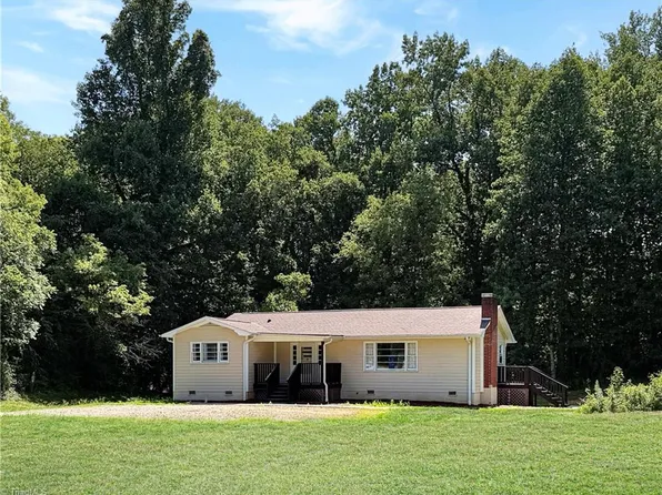 407 S Brook St, Wilkesboro, NC 28697