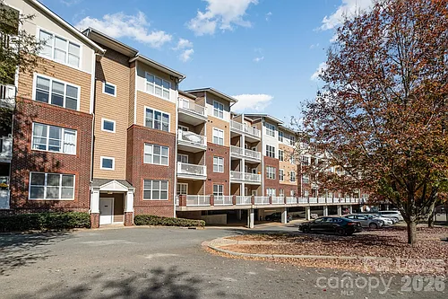 1000 E Woodlawn Rd #201 Photo 1