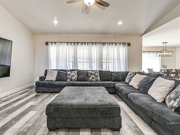 4th image of 131 S Brianna St