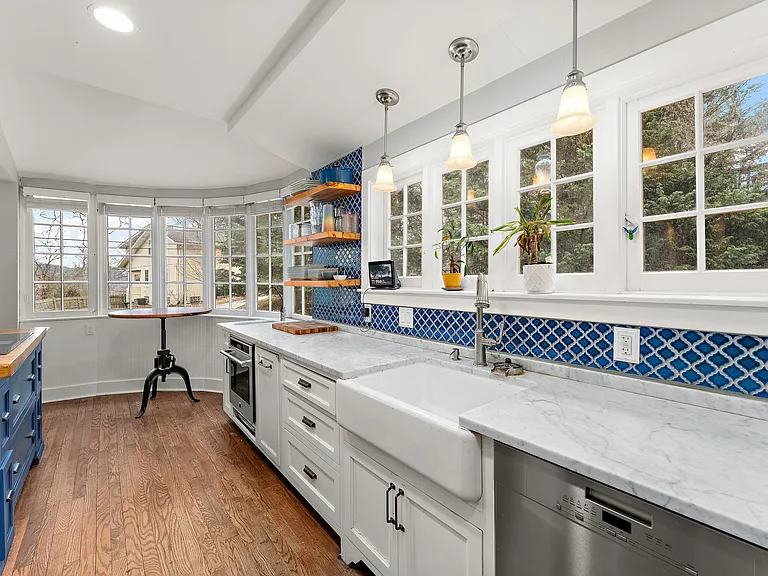 732 Orchard Ter — Photo 14