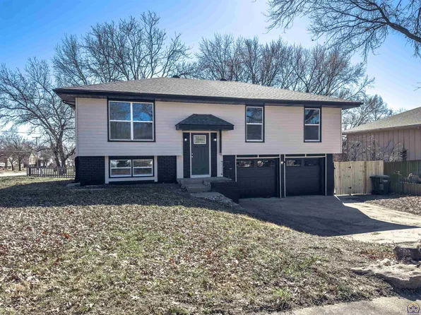 1701 Evergreen St, Leavenworth, KS 66048