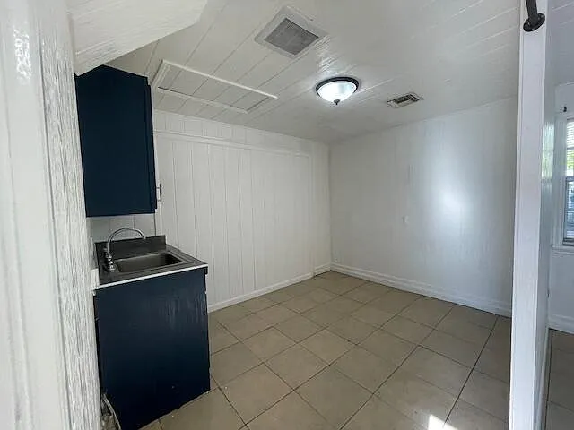 613 54th St — Photo 9