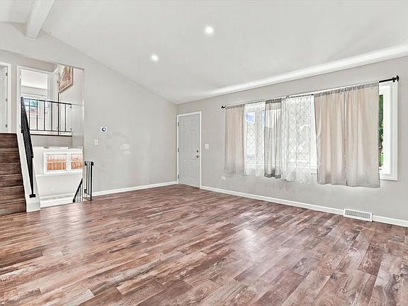 4th image of 609 Baldwin Ave