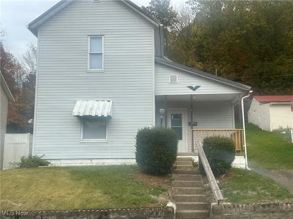 1628 Hay Ave, Coshocton, OH 43812