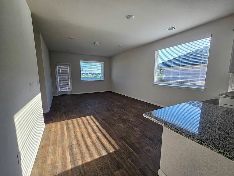 109 Brody Ln — Photo 19