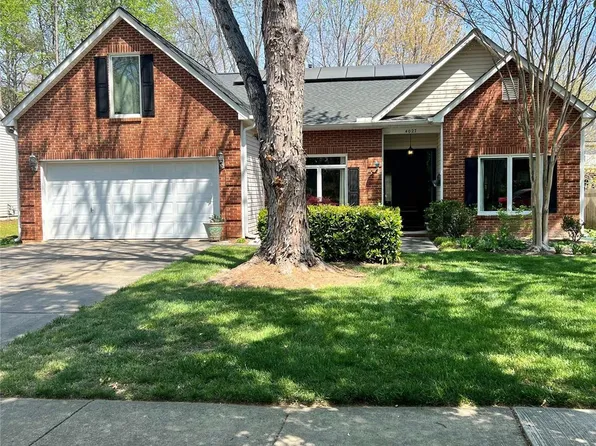 4027 Lannier Falls Ln, Charlotte, NC 28270