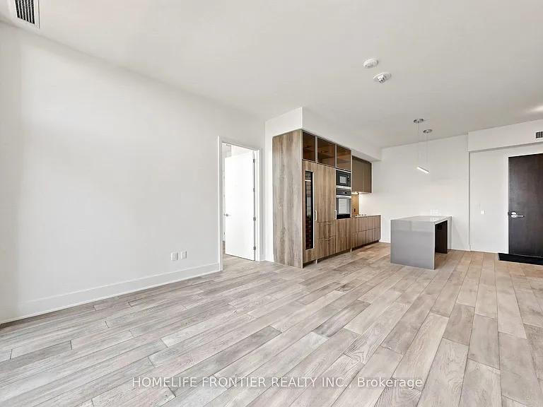 11 Yorkville Ave #LPH6401 — Photo 4
