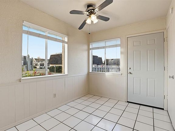 5th image of 1423 Bill Carrol Dr