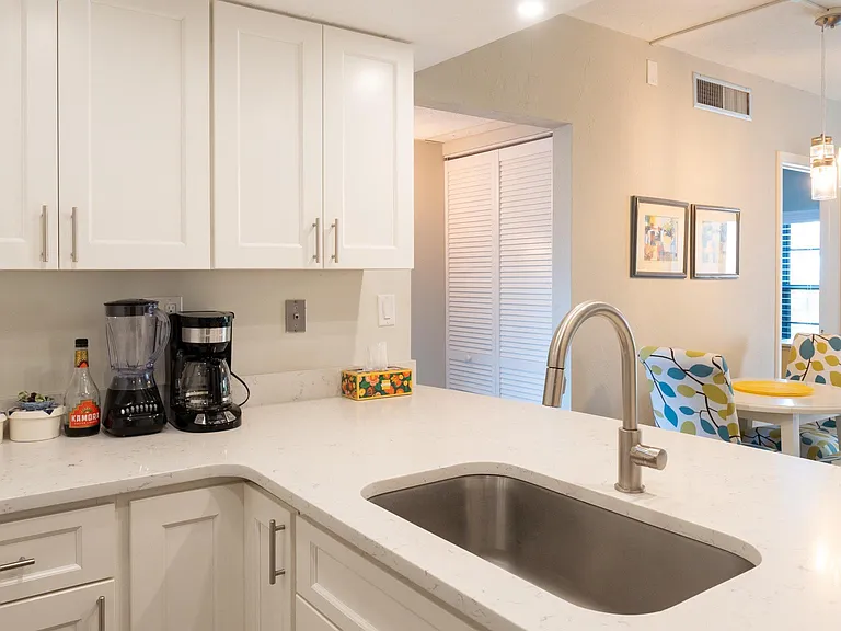 20 Greenbrier St #3-105 — Photo 15