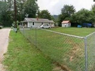 52 Clay St, Waynesville, NC 28786