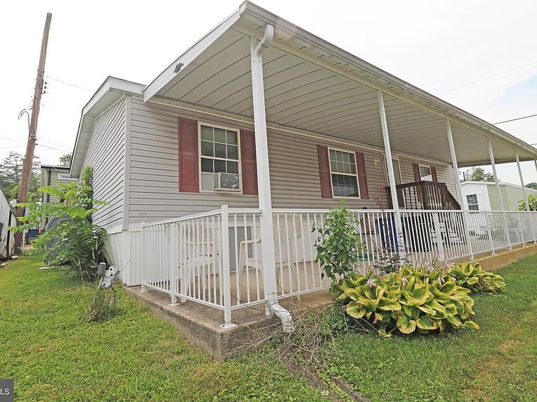 Listing photo 4