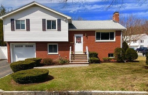 2nd image of 22 Cricklewood Ln