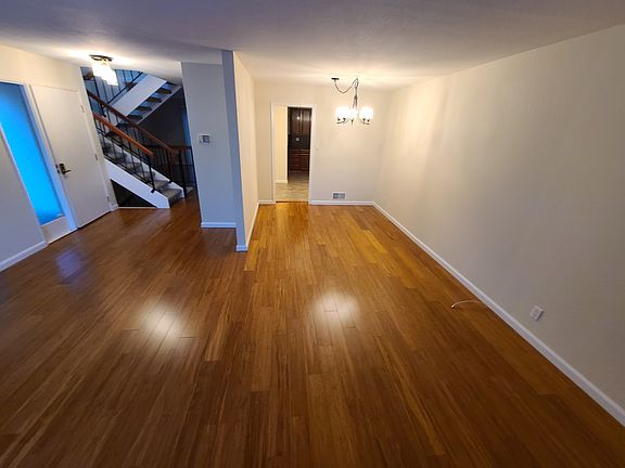 Living room/Dining area