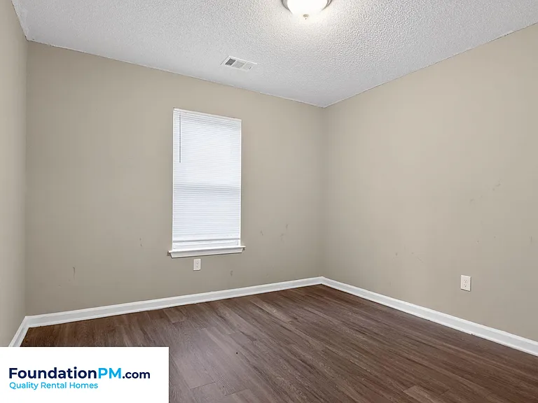 2499 Durham Ave — Photo 12