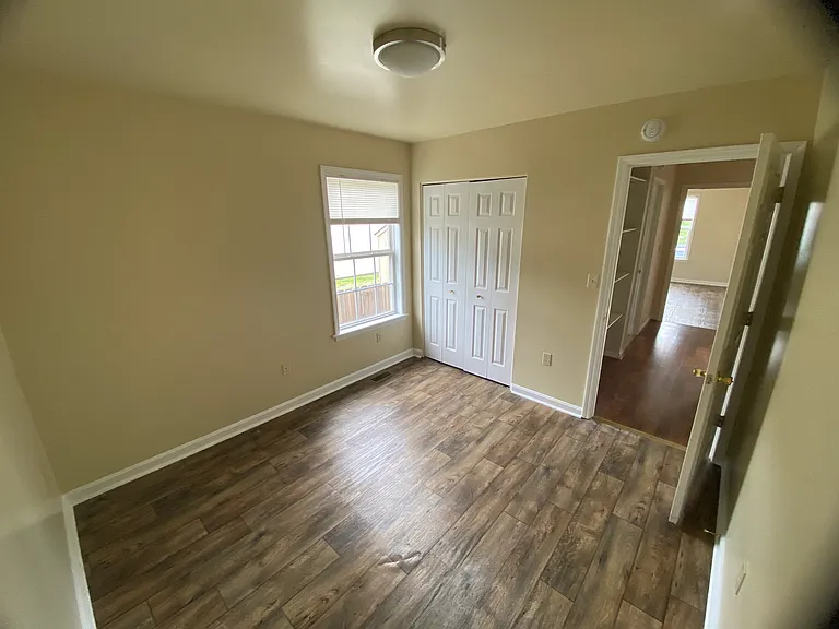 1727 Baird St — Photo 13